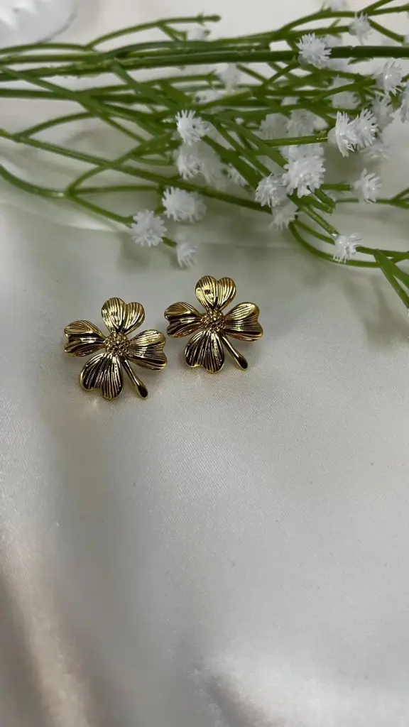 Golden flower earring