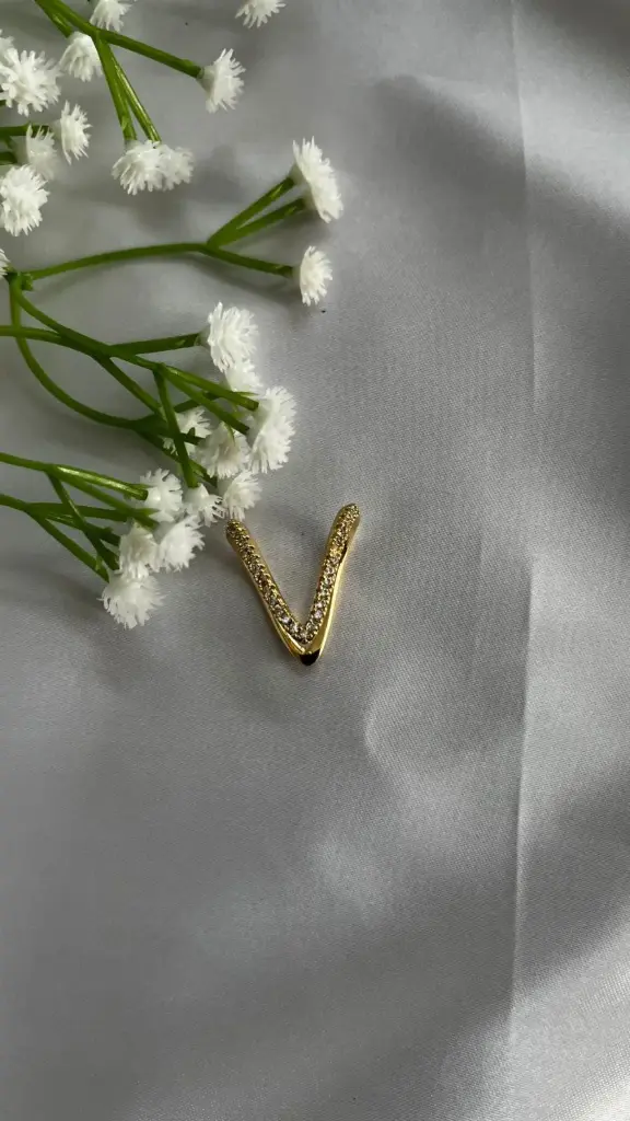 V Shape Ring