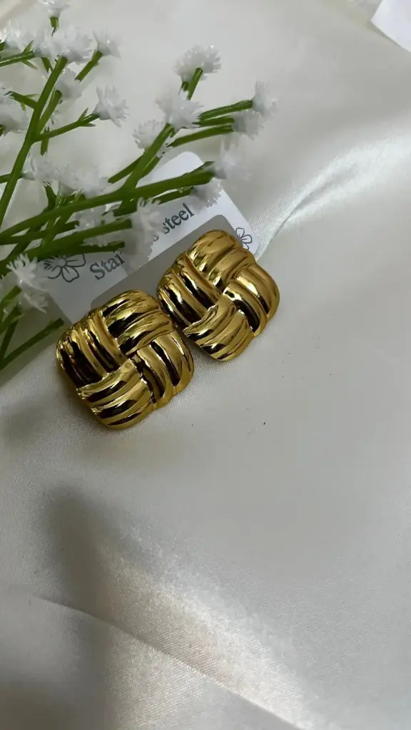 Trendy earring