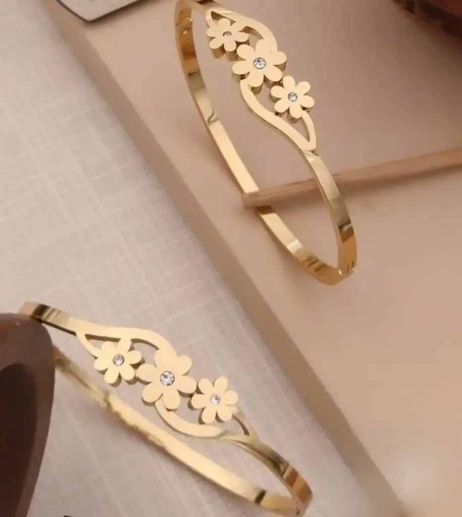Flower stone kada