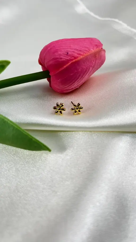 Small Flower earring